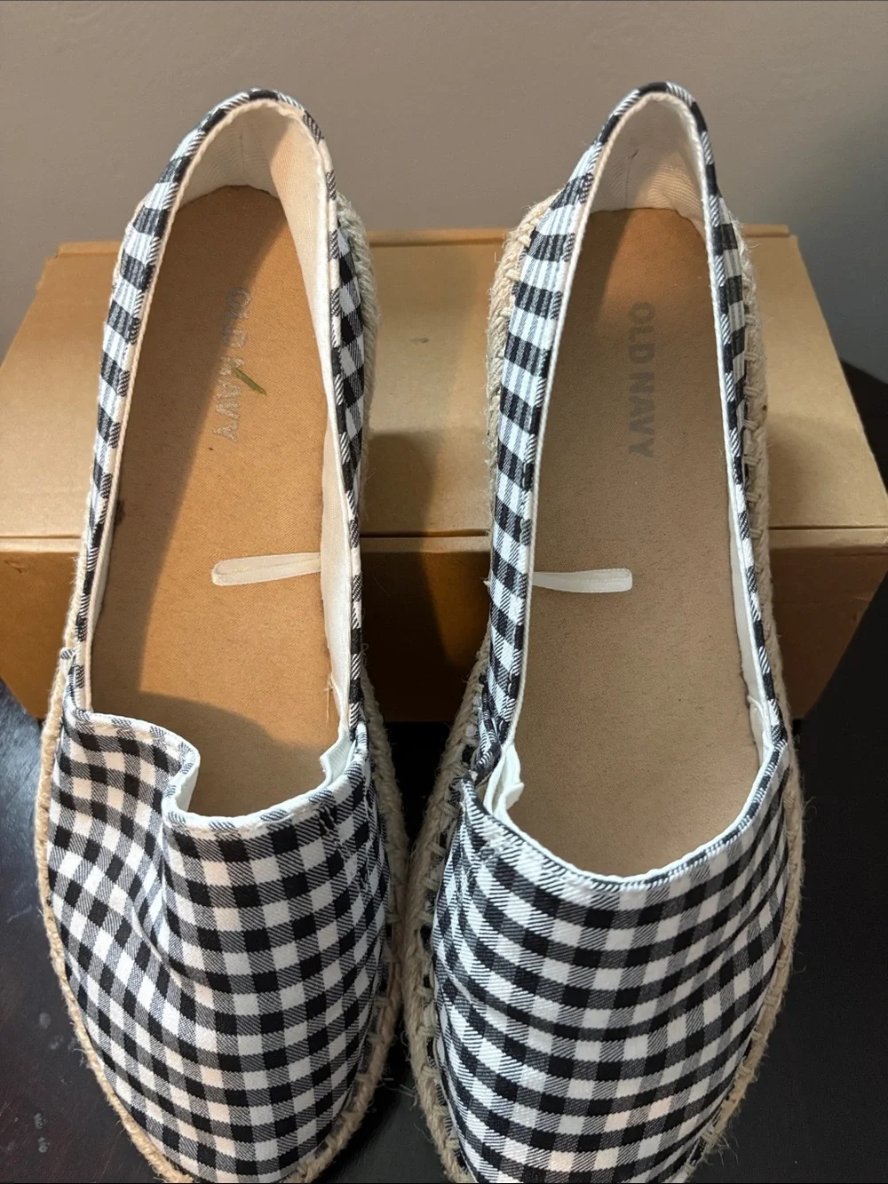 Old Navy Black & White Gingham Espadrilles - Size 8.5 - Worn 2 times